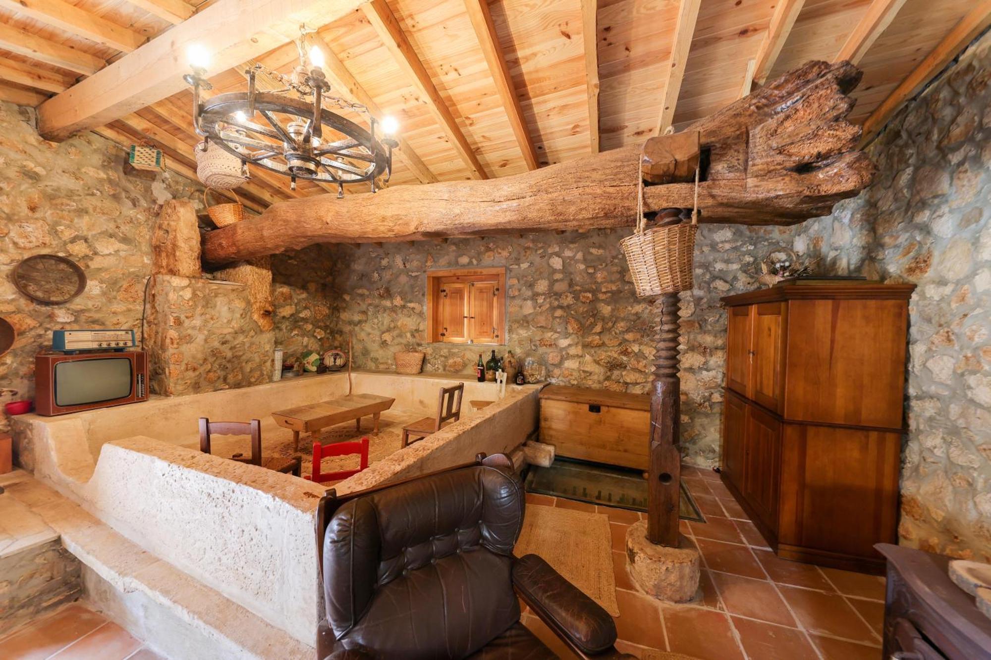 Renovated Wine Press House - With Pool Villa Porto de Mós Eksteriør billede